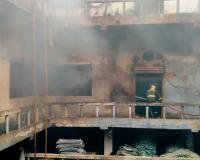 कानपुर में शॉर्ट सर्किट से टेनरी में लगी आग: धुआं उठता देख शोर मचाकर बाहर भागे मजदूर, बुझाने में दमकल कर्मी घायल
