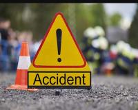 मुजफ्फरपुर: पहिया फटने से पलटा ट्रक, 14 कांवड़िये घायल 