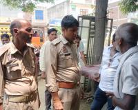 कासगंज: ई-रिक्शा में बैठे किसान की जेबकतरों ने काटी जेब, उड़ाए 50 हजार रुपए