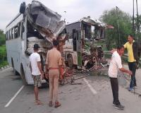 रामपुर में दर्दनाक सड़क हादसा : दो बसों की भिड़ंत में चार यात्रियों की मौत...50 से अधिक घायल