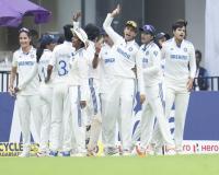 INDW vs SAW : भारतीय महिला टीम का टेस्ट मैच में शानदार प्रदर्शन, दक्षिण अफ्रीका को 10 विकेट से हराकर जीती सीरीज 