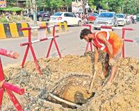 Kanpur: दक्षिण में पेयजल संकट और बढ़ा; किदवई नगर में फटी पाइप लाइन, जलापूर्ति हुई बाधित