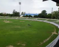 KD Singh Babu Stadium में हॉकी बना चैलेंज, घास वाले मैदान में अभ्यास को मजबूर छात्रावास की बालिकाएं, 25 साल बाद भी नहीं मिला टर्फ