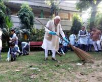 प्रधानमंत्री मोदी स्वच्छता अभियान में हुए शामिल, लोगों से  की इस मुहिम से जुड़ने की अपील 