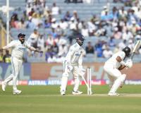 IND vs NZ 2nd Test : पुणे टेस्ट में भारत की पहली पारी 156 रन पर सिमटी, मिचेल सेंटनर ने 7 विकेट झटके