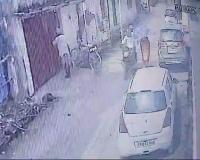 बहराइच: शिक्षिका की बहादुरी से नहीं हो सकी लूट, लुटेरे फरार...पूरी घटना CCTV में कैद 