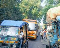 सीतापुर में दो वाहनों की भिड़ंत में एक व्यक्ति की मौत, पौन घंटे बाधित रहा यातायात