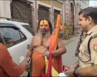 Ayodhya : बहराइच जाने से परमहंस आचार्य को पुलिस ने रोका