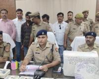 Unnao में पुलिस ने पकड़ा तीन लाख के नकली नोटों का जखीरा...बनाने के उपकरण भी बरामद, जानिए पूरा मामला