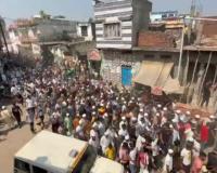 Ruckus in saharanpur : पुलिस पर पथराव, नाराज लोगों ने किया विरोध प्रदर्शन