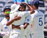 AUS vs IND 1st Test : पर्थ में आस्ट्रेलियाई टीम ऑलआउट, जसप्रीत बुमराह ने 30 रन देकर झटके पांच विकेट...भारत को म‍िली इतनी लीड