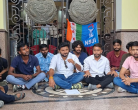 Lucknow University: टैगोर लाइब्रेरी को लेकर फिर बवाल, NSUI ने किया प्रदर्शन