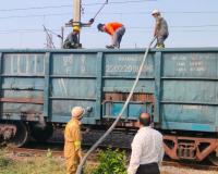 कानपुर देहात में कोयला लदी मालगाड़ी में लगी आग...दमकल ने पाया काबू