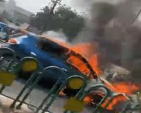 The Burning Car : चलती कार में लगी आग, बाल-बाल बचा गोंडा का परिवार