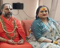 Prayagraj News :जगद्गुरु शांडिल्य महराज ने किन्नर अखाड़ा प्रमुख डा लक्ष्मी नारायण त्रिपाठी को सनातन धर्म के संरक्षण के लिए दिया बधाई