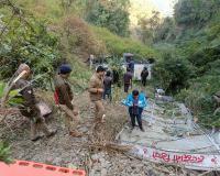 बीएमडब्ल्यू बचाने के चक्कर में खाई  में गिरी रोडवेज बस, 4 की मौत, 25 यात्री घायल 