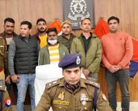 इटावा में पुलिस ने दबोचा अंतर्राज्यीय असलहा तस्कर, दो पिस्टल व तमंचे बरामद: एमपी से लाकर करता था तस्करी