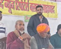 आनंद गिरि के पिता का आरोप- बेटे को फंसाने के लिए रवींद्र पुरी ने रची थी साजिश