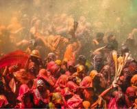 Holi 2025: इस बार हजारों विधवा महिलाएं होली खेलकर तोड़ेगीं सदियों पुरानी परंपरा, गिनीज वर्ल्ड रिकॉर्ड में दर्ज होगा नाम