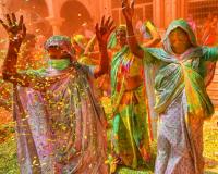 Holi 2025: UP सरकार के प्रयास से 2000 से अधिक विधवाएं होली खेलकर 'गिनीज वर्ल्ड रिकॉर्ड' में दर्ज कराएंगी नाम 