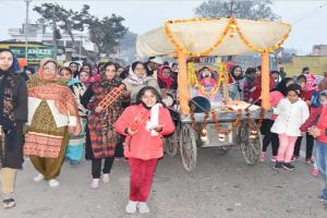 अयोध्या: प्रभात फेरी निकालकर गुरु गोविंद सिंह के प्रकाश पर्व का हुआ आगाज