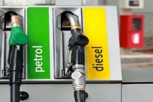 Petrol-Diesel Rate: सस्ता हो गया है पेट्रोल-डीजल, जानें आज का रेट