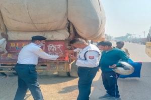 रामपुर : यातायात नियमों का उल्लंघन करने में 80 वाहनों का चालान