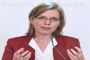 ऑस्ट्रिया की जलवायु मंत्री ट्रेन से 27 घंटे का सफर कर जलवायु शिखर सम्मेलन में पहुंचीं