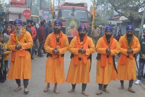 अयोध्या: श्री गुरु गोविंद सिंह के प्रकाश पर्व पर सिख समाज ने निकाली शोभा यात्रा