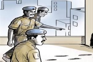 रुद्रपुर: डीजे बंद कराने गई पुलिस पर हमला, पथराव