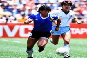 Maradona Jersey Auction: माराडोना की जर्सी की होगी नीलामी, 40 करोड़ रुपये की बोली लगने की उम्मीद