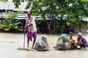 असम में बाढ़-बारिश से हालात बिगड़े, आम जन-जीवन अस्त-व्यस्त , रेलवे ट्रैफिक ठप 