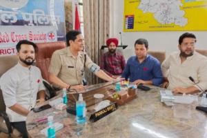 टेंशन में हैं ड्यूटी पर मुस्तैद Nainital Police के जवान, डॉक्टर ने जांच की तो पता चला… देखें VIDEO