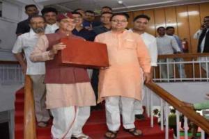 Uttarakhand Budget: धामी सरकार ने सदन में पेश किया 65 हजार करोड़ का बजट, रोजगार, पर्यटन और पलायन पर फोकस