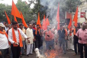 शाहजहांपुर: उदयपुर में हिंदू युवक की हत्या के विरोध में हिंदू संगठनों में आक्रोश, जगह-जगह प्रदर्शन कर इस्लामिक जिहाद के फूंके गए पुतले