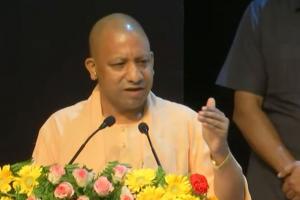 CM Yogi ने UP के 22 लाख राज्य कर्मचारियों को दिया ये तोहफा, देखें Video