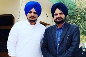 बलकौर सिंह ने बेटे Sidhu Moose Wala का टैटू बनवा कर किया बेटे याद, वीडियो वायरल