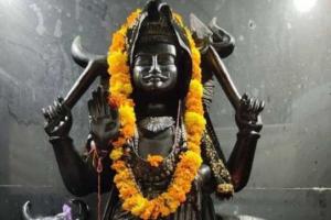 Shani Amavasya 2022: आज है शनि अमावस्या, शनिदेव को पसन्न करने के लिए इन मंत्रों का करें जाप