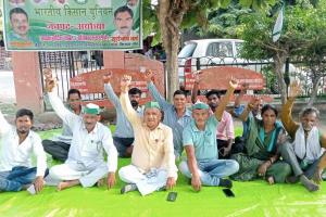 अयोध्या: टेनी की गिरफ्तारी की मांग को लेकर अनिश्चितकालीन धरने पर बैठी भाकियू