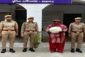 लखनऊ : तस्कर पकड़ने गई पुलिस पर पथराव, दो नामजद समेत तीन केस दर्ज