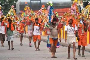 गोंडा: कजरी तीज पर कांवरियों की भीड़ को लेकर जिलाधिकारी ने दिया आदेश, कांवर मार्ग पर पड़ने वाले स्कूल रहेंगे बंद