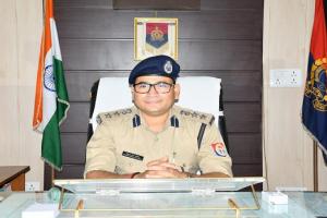 बरेली: IPS अखिलेश कुमार चाैरसिया ने संभाली जिले की कमान, कहा- गोकशी और महिला अपराध पर लेंगे सख्त एक्शन