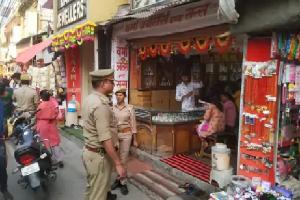 एक्शन मोड में पुलिस : सड़क पर पटाखा फोड़ने पर की जाएगी कार्रवाई, उपद्रवियों की होगी जग हंसाई