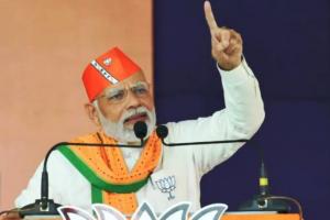 Gujarat Election: वलसाड में गरजे पीएम मोदी, बोले-'गुजरात को बदनाम करने वालों से रहें सावधान'