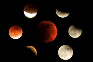 Lunar Eclipse 2022: 08 नवंबर को साल का आखिरी चंद्र ग्रहण, ये उपाय दुष्प्रभाव से करेंगे बचाव!