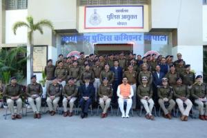 पुलिस आयुक्त प्रणाली का एक वर्ष पूर्ण, गृहमंत्री ने किया पुलिसकर्मियों को सम्मानित