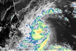 Cyclone Mandous : दक्षिणी आंध्र प्रदेश में भारी बारिश, लोगों को घरों में रहने की हिदायत 