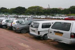 देहरादून: राज्य पार्किंग नियमावली 2022 को मिली कैबिनेट में मंजूरी, दूर होगी पार्किंग की समस्या