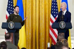 Zelensky US Visit : यूक्रेन में जेलेंस्की की अमेरिकी यात्रा की सराहना, पुतिन का दावा- केवल संघर्ष बढ़ेगा 