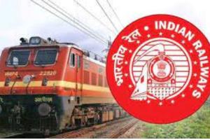 Indian Railway : यात्रीगण कृपया ध्यान दें, कोहरे के कारण शताब्दी, राजधानी, तेजस समेत 44 ट्रेनें घंटों लेट